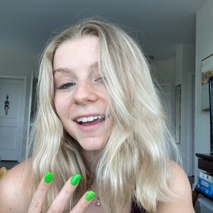 Meet your Posher, Avery